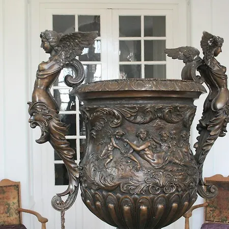 Bed & Breakfast Chateau De Luzigneul