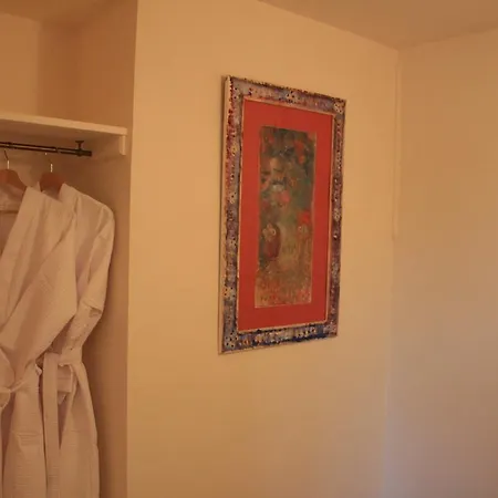 Chateau De Luzigneul Bed & Breakfast *